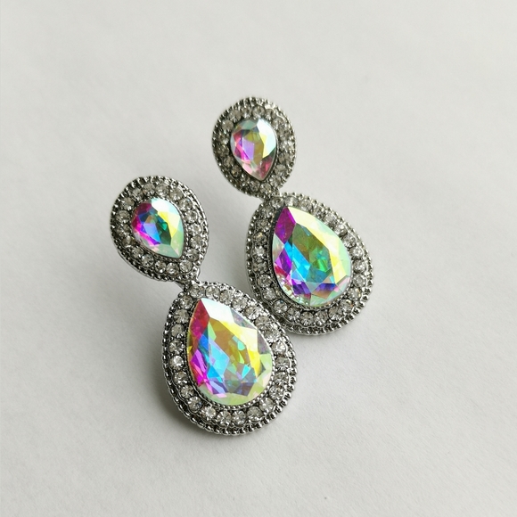 NWT Aurora Borealis crystal dangle drop earrings in silver tone - Picture 2 of 6